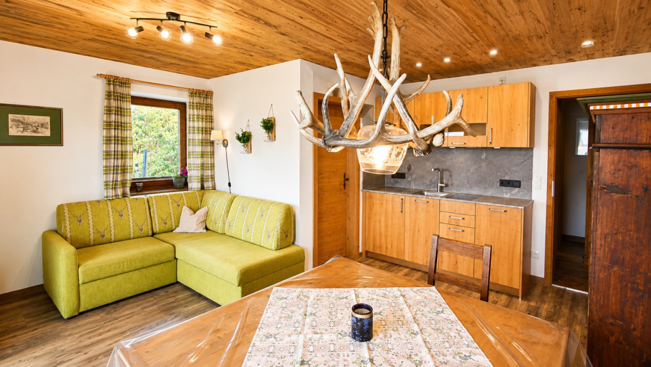 Wohn-Essbereich mit Küche Ferienwohnung Hirscheck EG